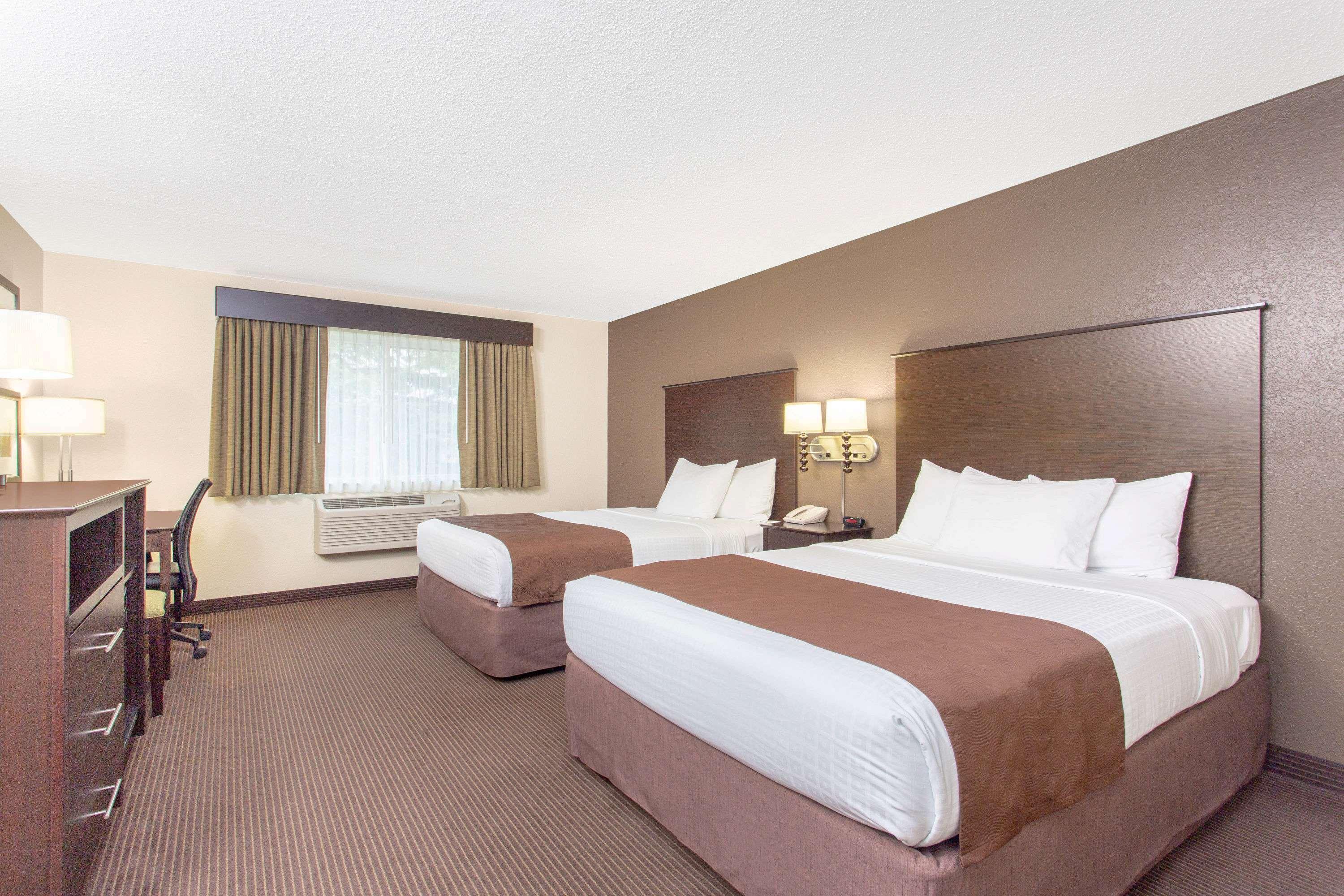 Americinn By Wyndham Rhinelander Bagian luar foto